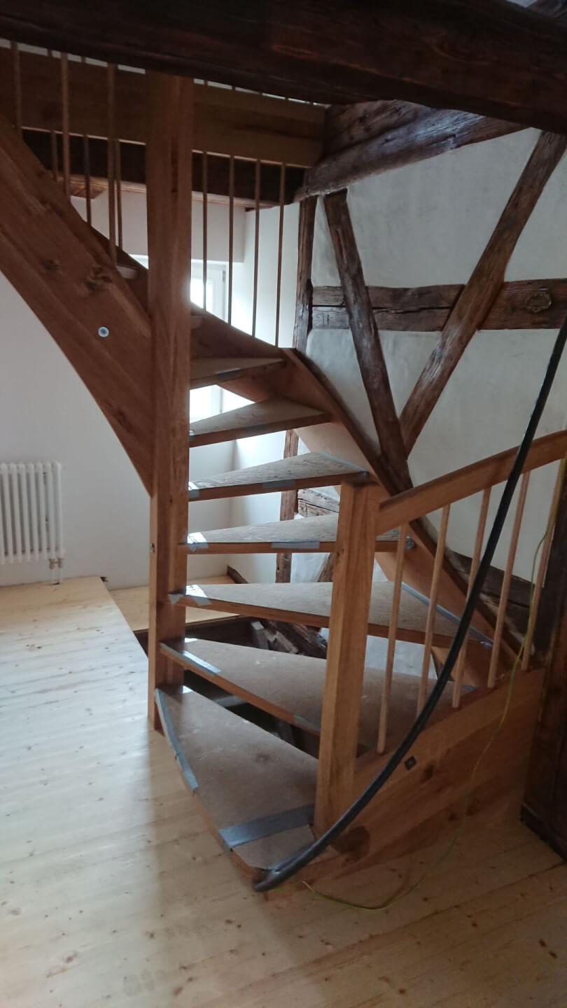 Bau der ersten handgefertigten Treppe