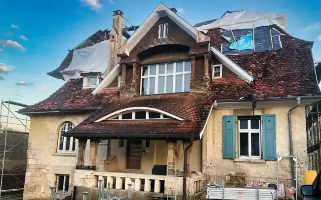 Hubertushaus in Beuron vor der Sanierung des Dachstuhls